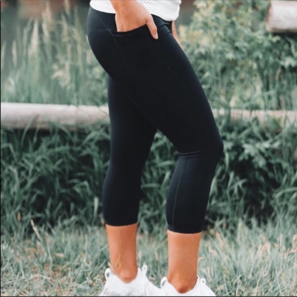 Zyia Black Pocket Brilliant High Rise Capri